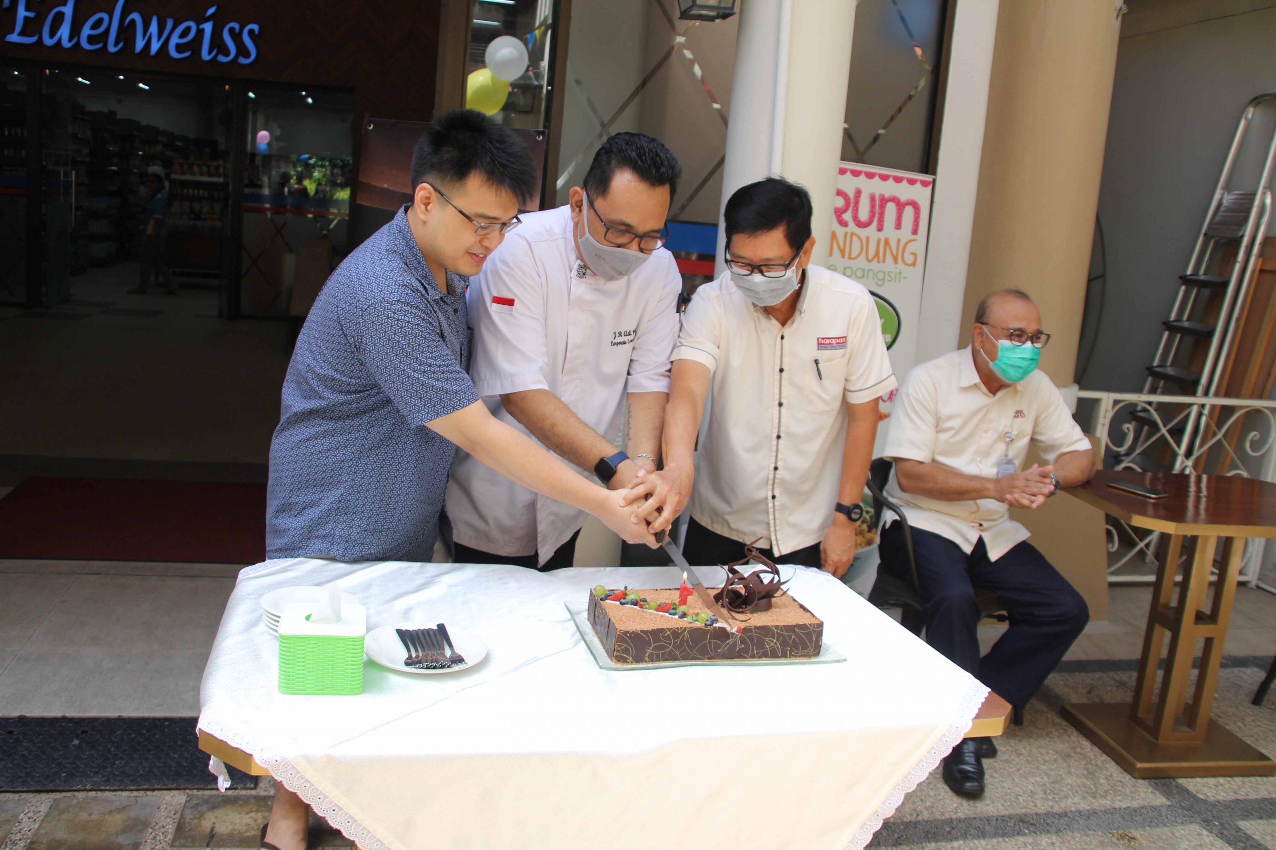 Read more about the article EDELWEISS FINE BAKERY IS CELEBRATING ITS ONE YEAR ANNIVERSARY